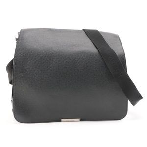 Louis Vuitton Viktor Messenger Bag in Black Taiga